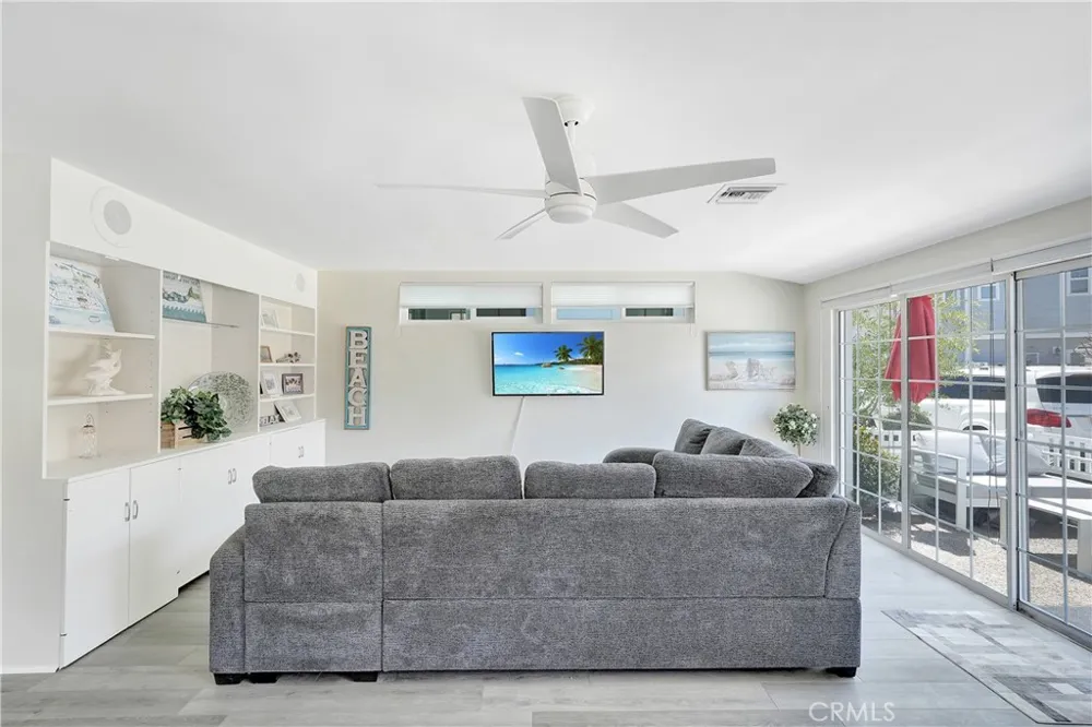 216 Collins Newport Beach, CA 92662