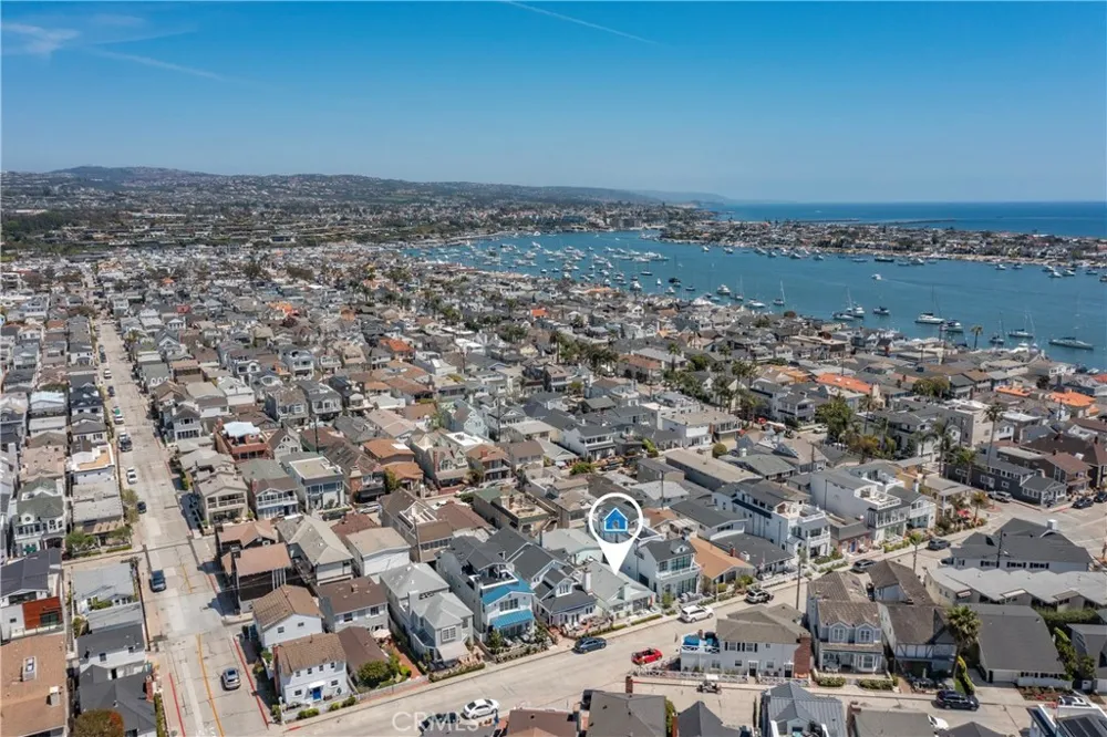 216 Collins Newport Beach, CA 92662