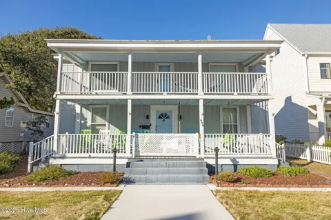906 Shepard Street