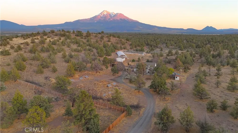 10410 County Hwy A-12 Montague, CA 96064