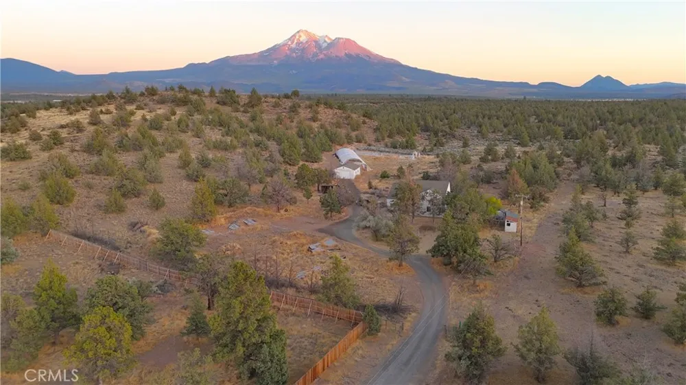 10410 County Hwy A-12 Montague, CA 96064