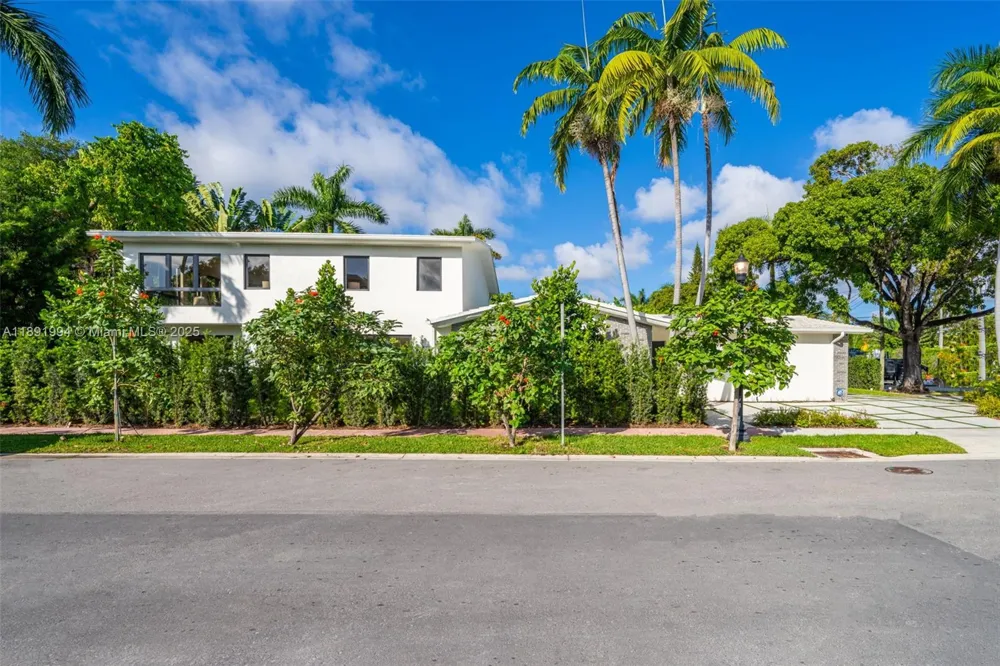 222 E Rivo Alto Dr Miami Beach, FL 33139