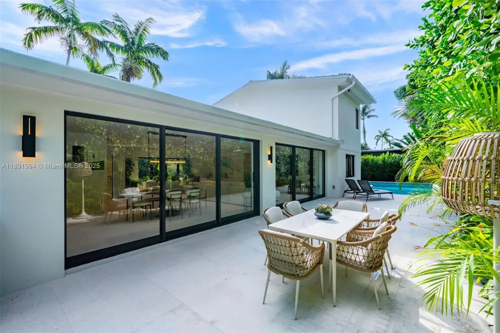 222 E Rivo Alto Dr Miami Beach, FL 33139