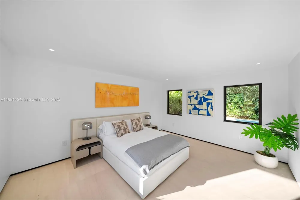 222 E Rivo Alto Dr Miami Beach, FL 33139