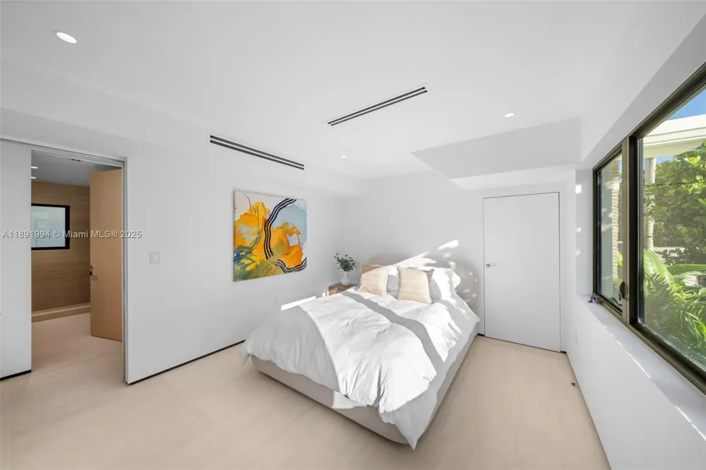 222 E Rivo Alto Dr Miami Beach, FL 33139