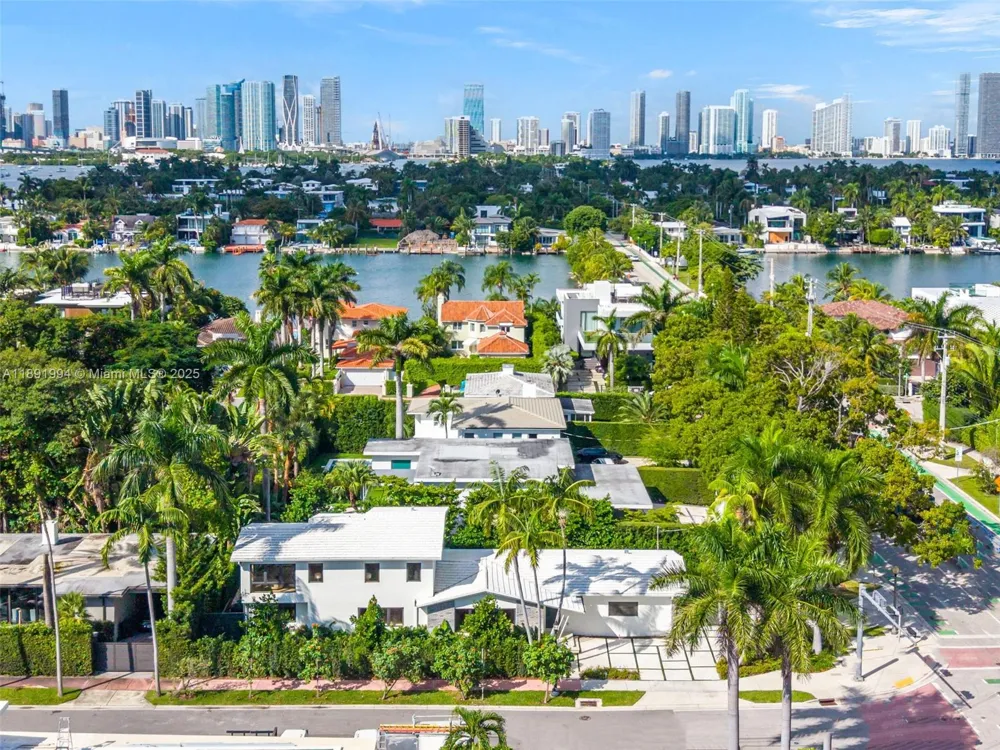 222 E Rivo Alto Dr Miami Beach, FL 33139