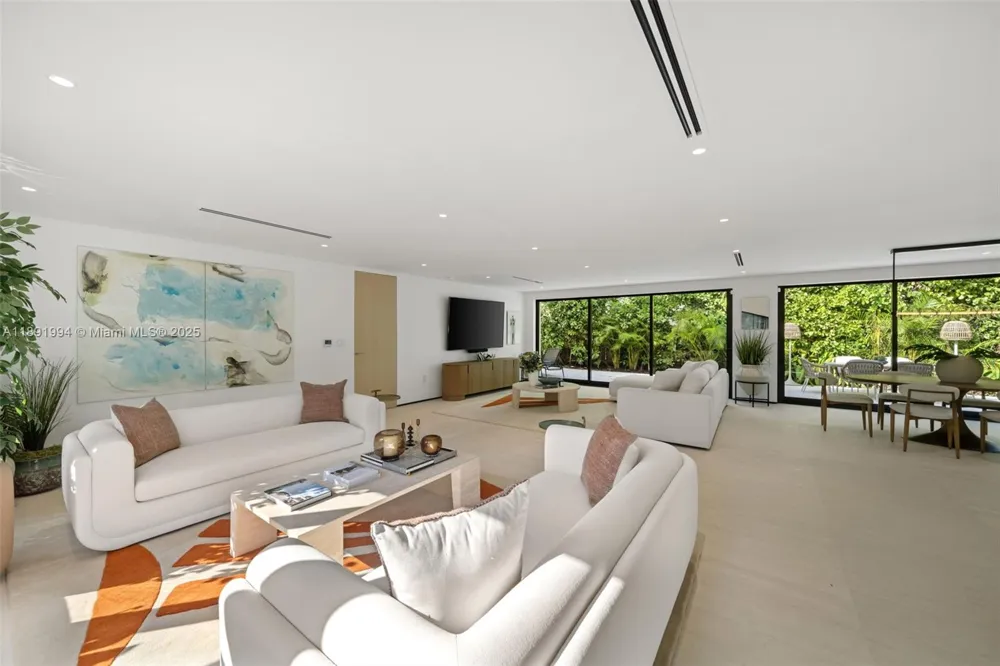 222 E Rivo Alto Dr Miami Beach, FL 33139