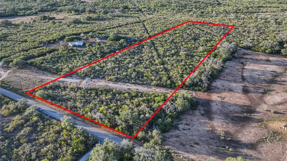 W King Lane Tuleta, TX 78162