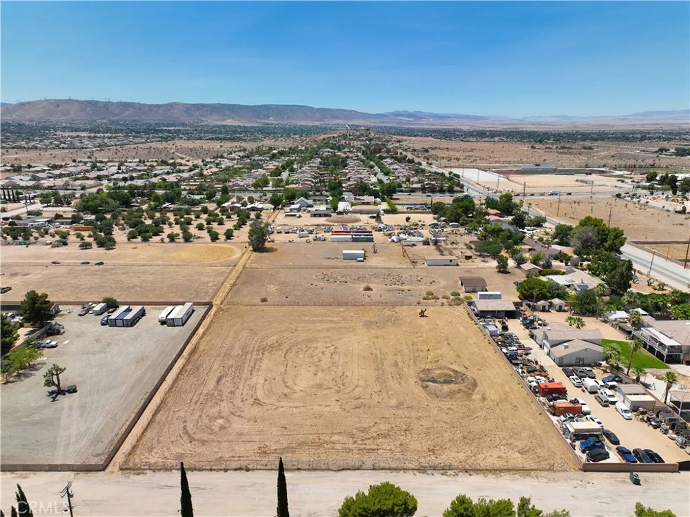 27 Saint W Drt Vic Avenue Palmdale, CA 93551