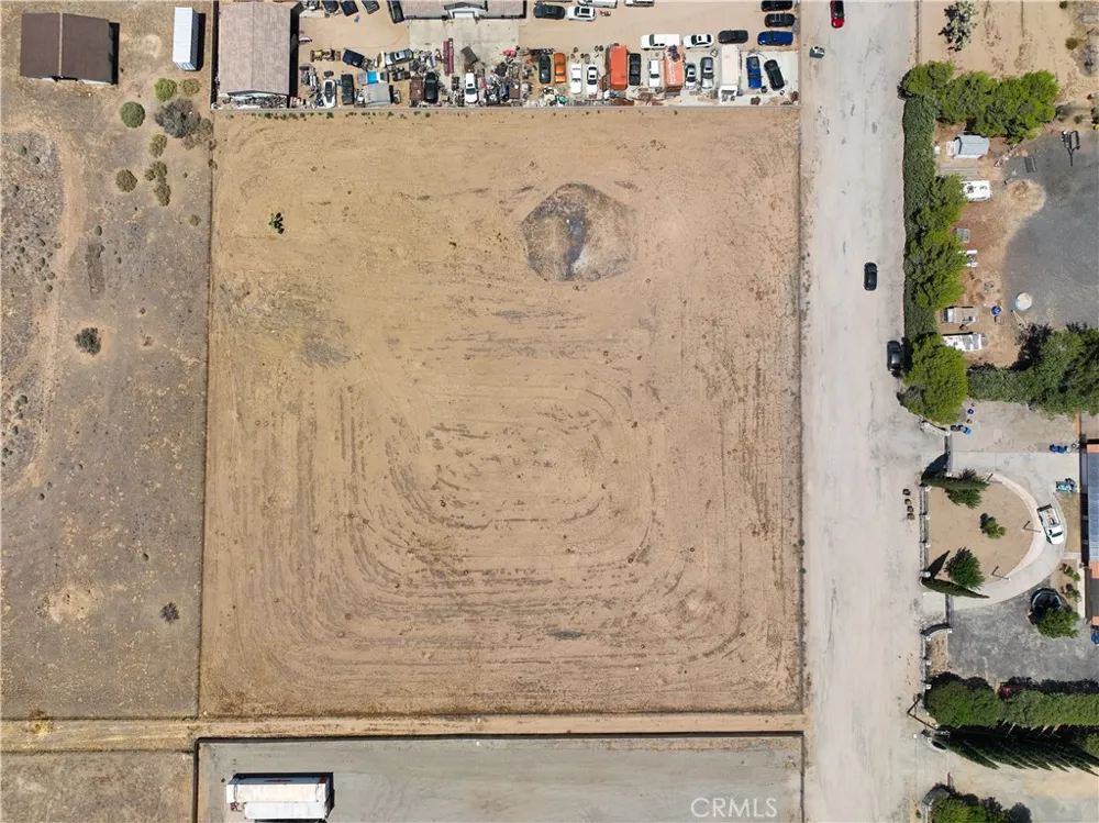 27 Saint W Drt Vic Avenue Palmdale, CA 93551