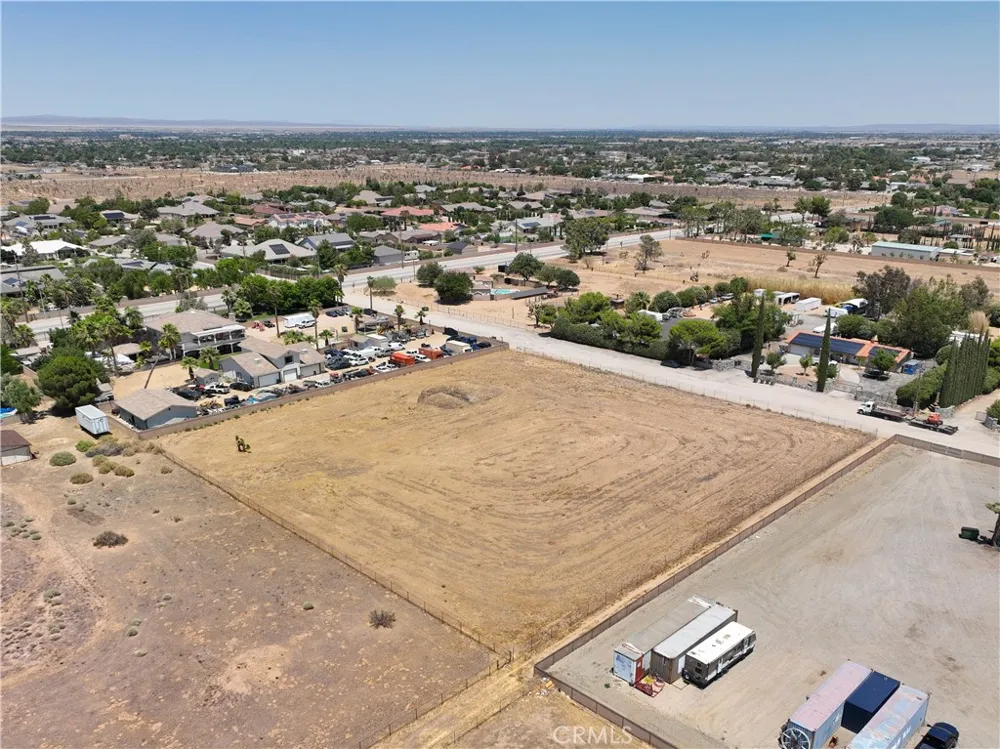 27 Saint W Drt Vic Avenue Palmdale, CA 93551