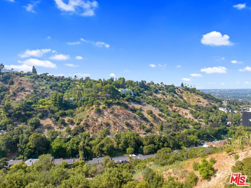 3654 Oakfield Drive Sherman Oaks, CA 91423