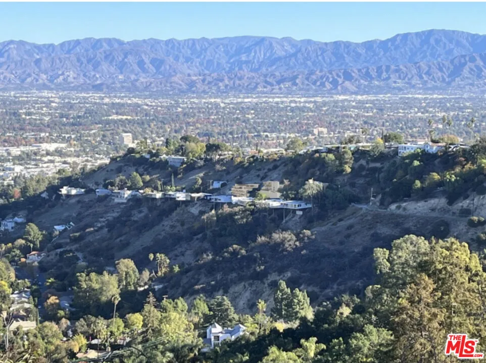 3654 Oakfield Drive Sherman Oaks, CA 91423