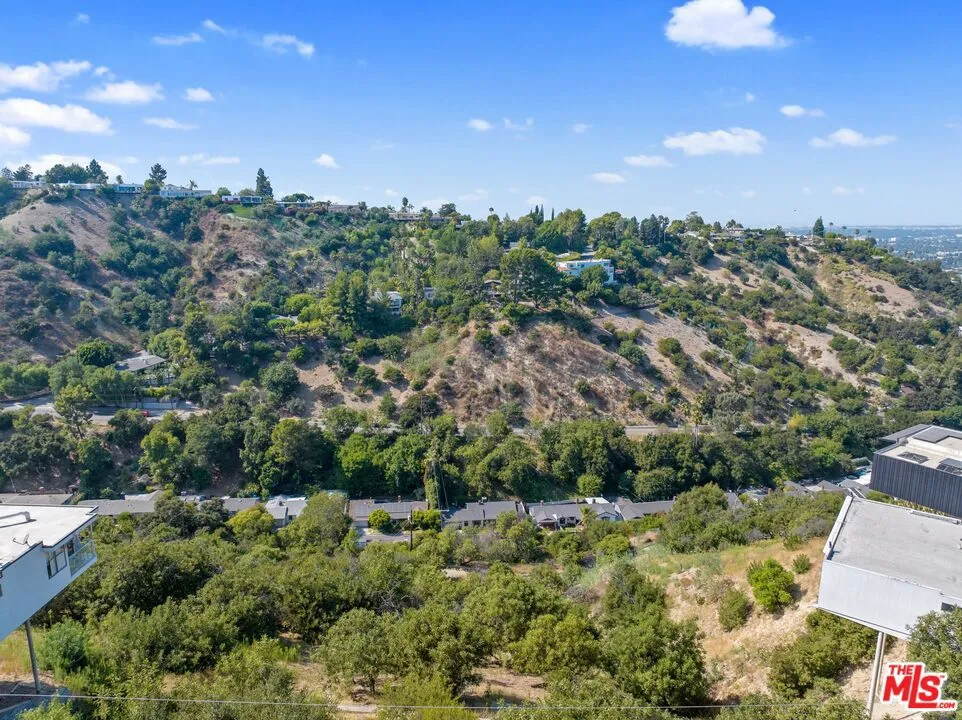 3664 Oakfield Drive Sherman Oaks, CA 91423