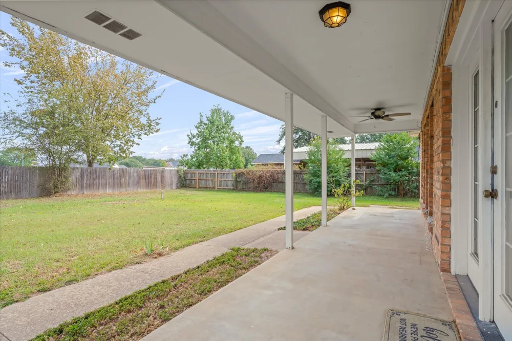 290 Sycamore Street Van, TX 75790