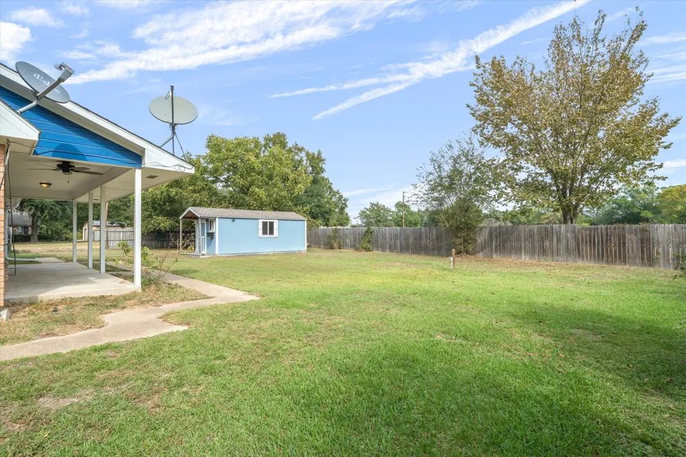 290 Sycamore Street Van, TX 75790