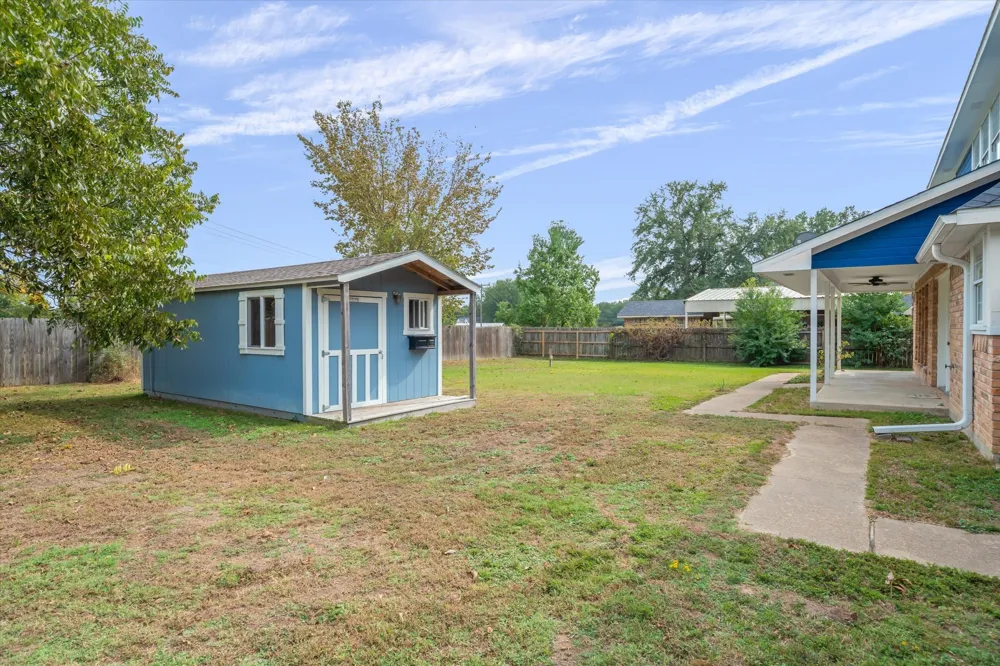 290 Sycamore Street Van, TX 75790