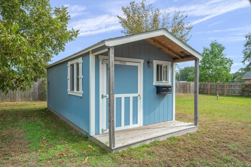 290 Sycamore Street Van, TX 75790