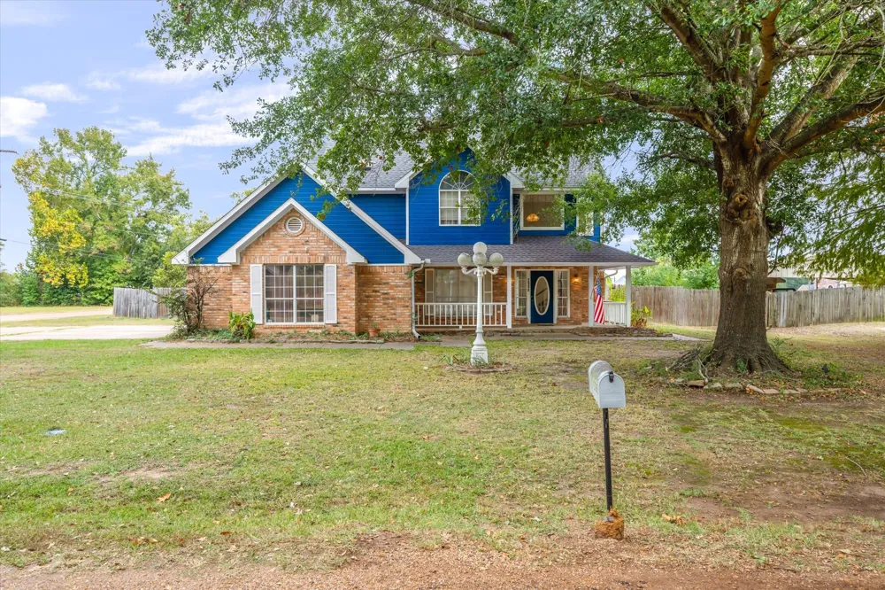 290 Sycamore Street Van, TX 75790