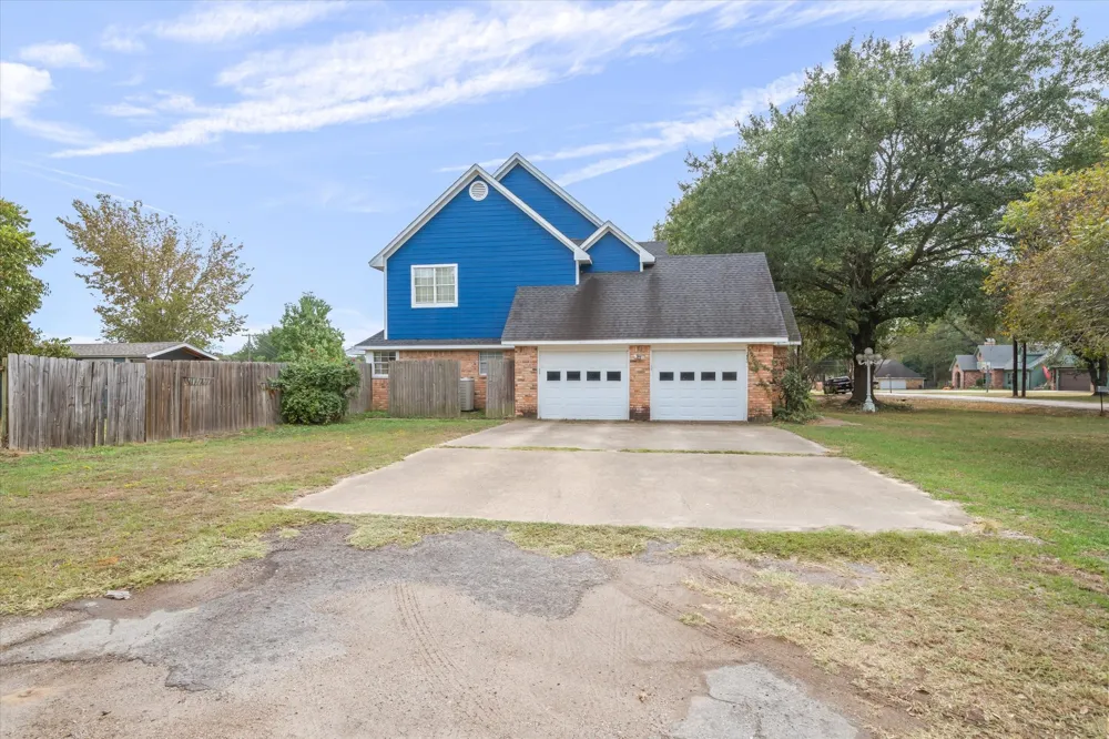 290 Sycamore Street Van, TX 75790