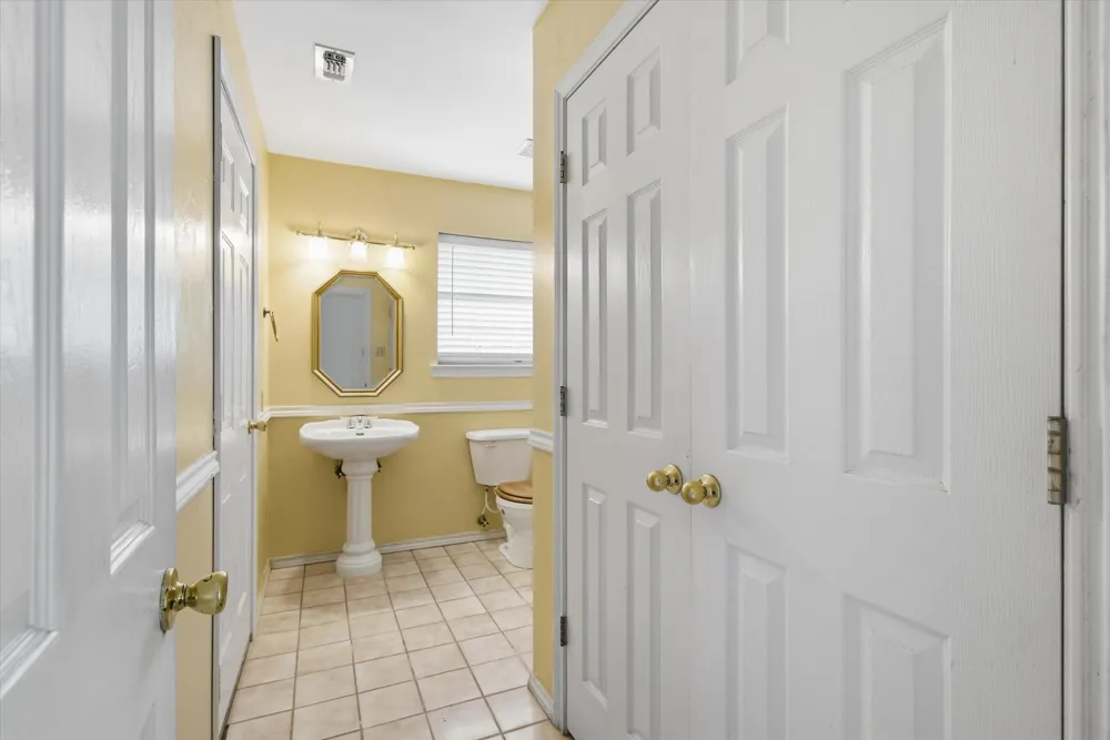 290 Sycamore Street Van, TX 75790