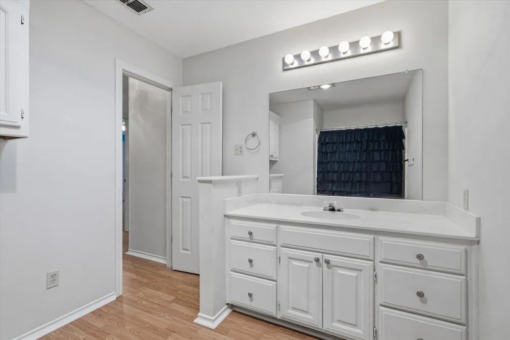 290 Sycamore Street Van, TX 75790