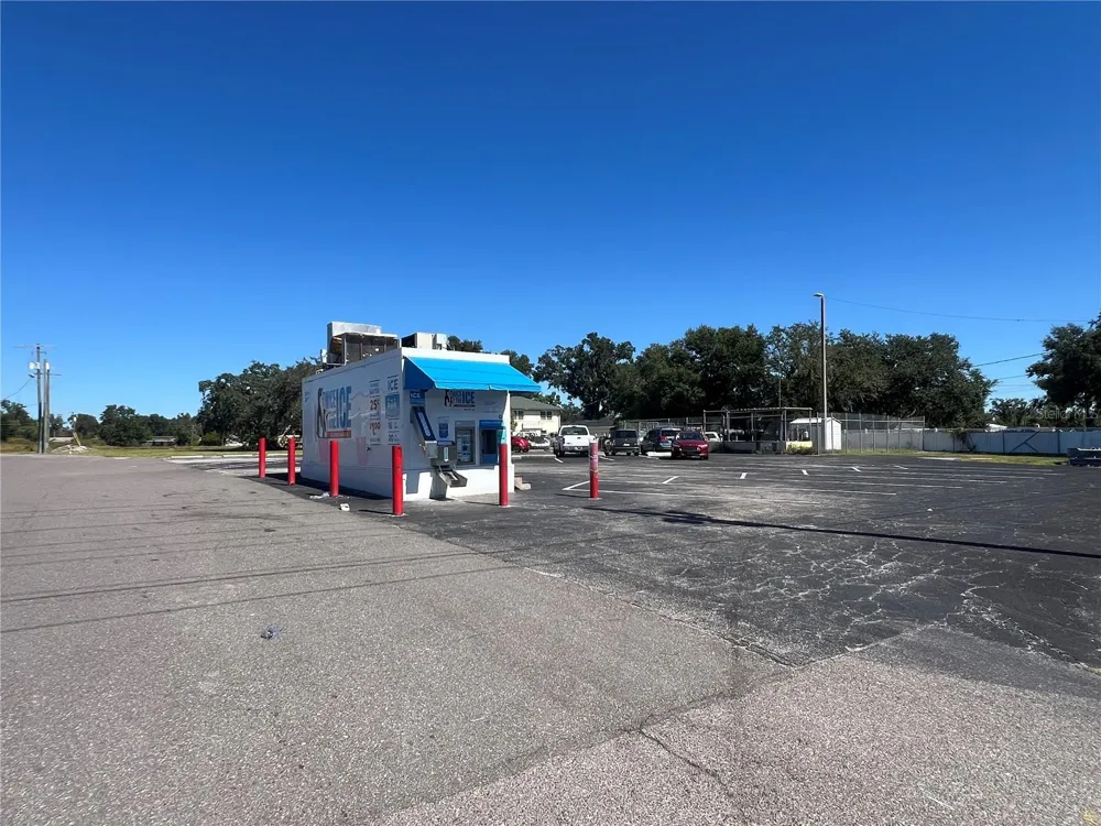 3309 GLORIA AVENUE Plant City, FL 33563