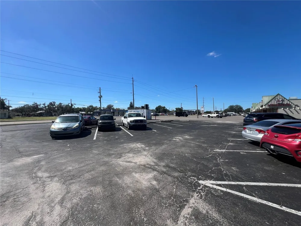 3309 GLORIA AVENUE Plant City, FL 33563