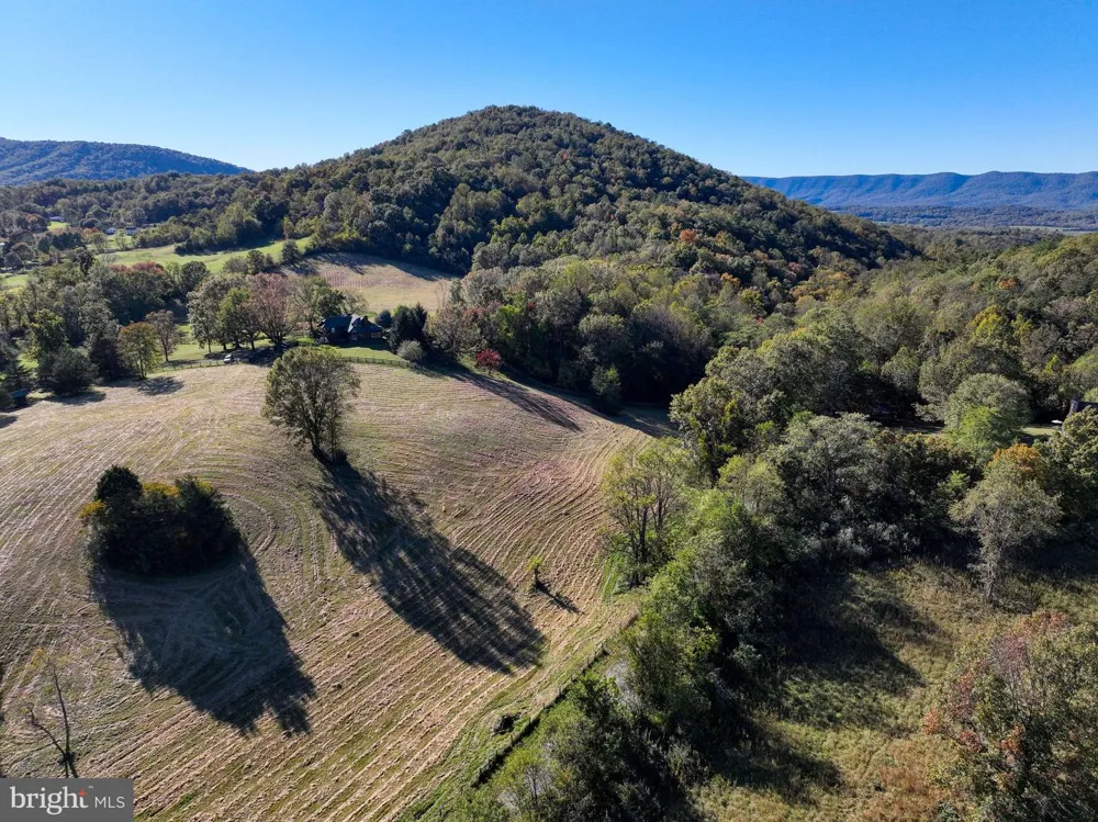 SEVEN OAKS DRIVE Bentonville, VA 22610