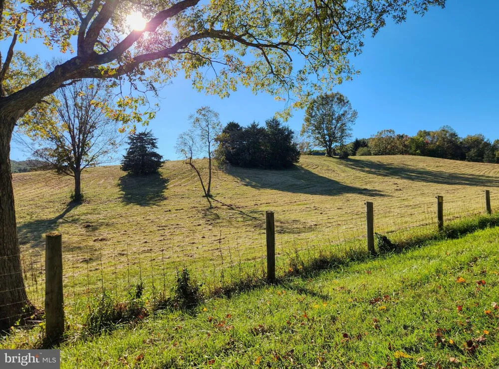 SEVEN OAKS DRIVE Bentonville, VA 22610