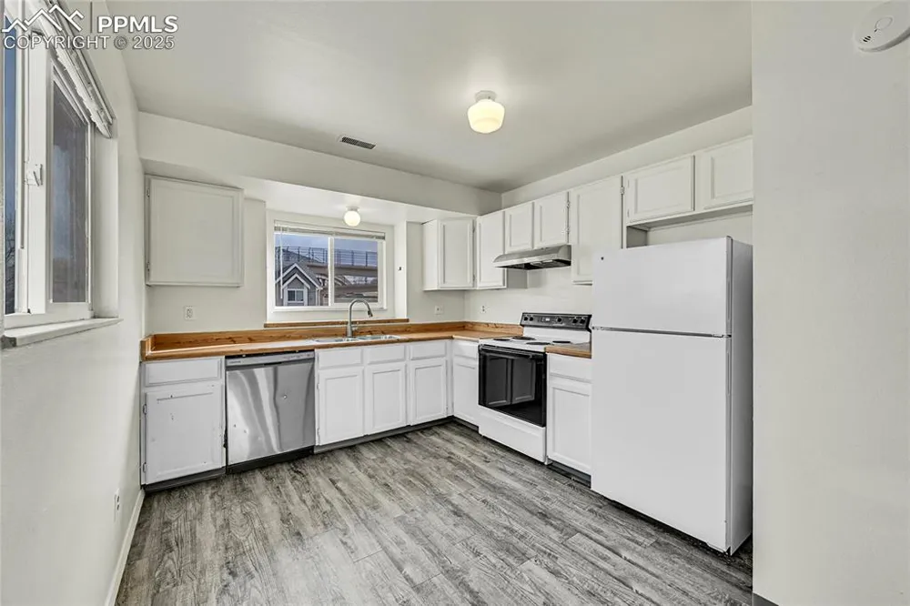 1051 Mazatlan Circle Colorado Springs, CO 80910