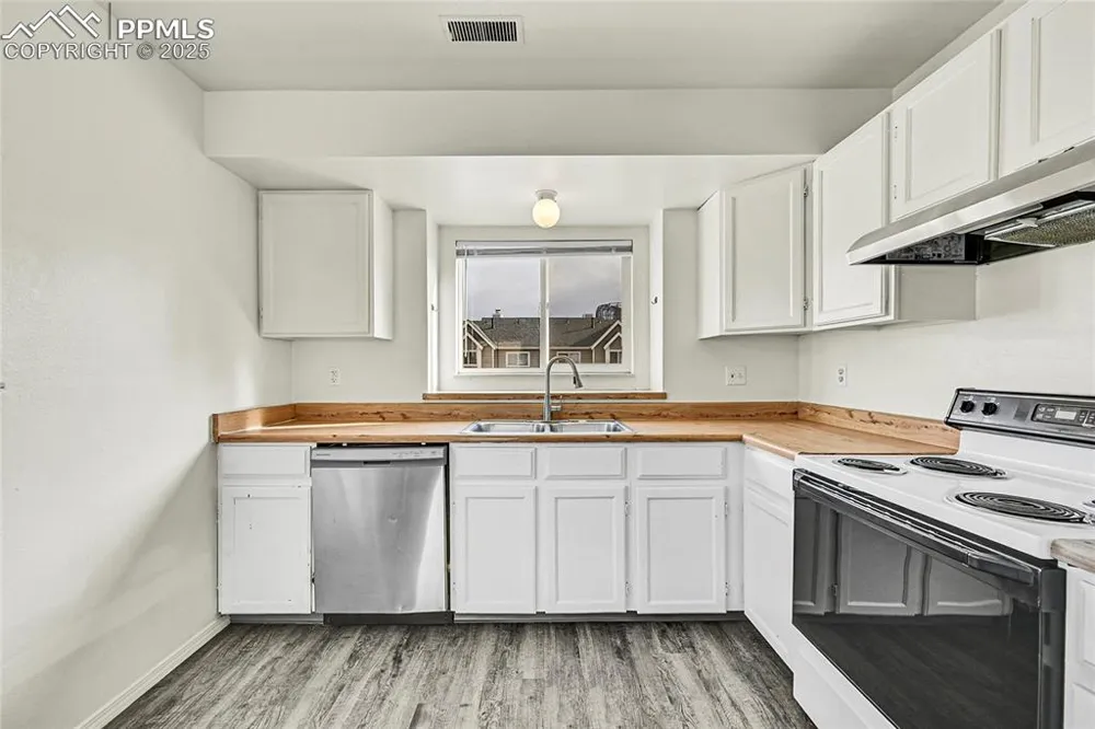 1051 Mazatlan Circle Colorado Springs, CO 80910