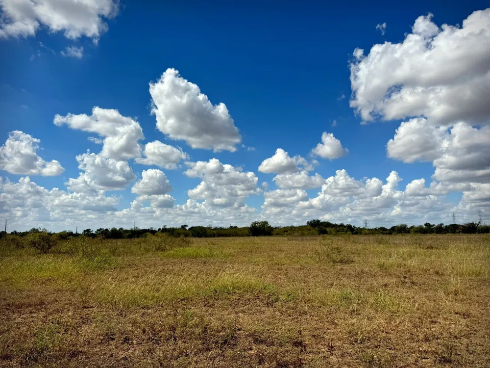 4194 SE River Road Martindale, TX 78655