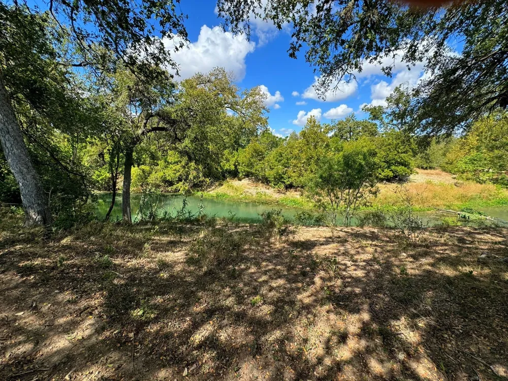 4194 SE River Road Martindale, TX 78655