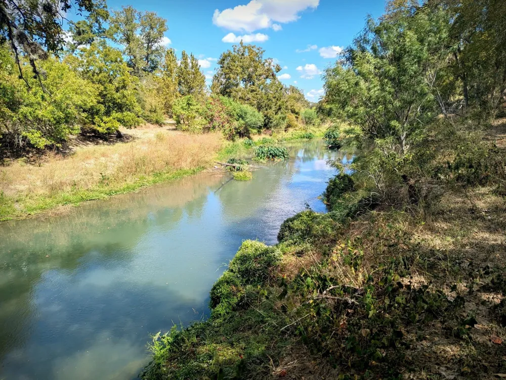 4194 SE River Road Martindale, TX 78655