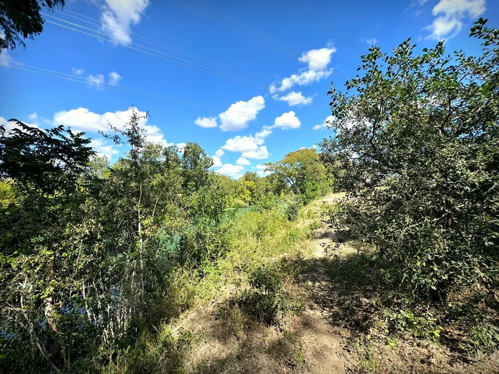 4194 SE River Road Martindale, TX 78655