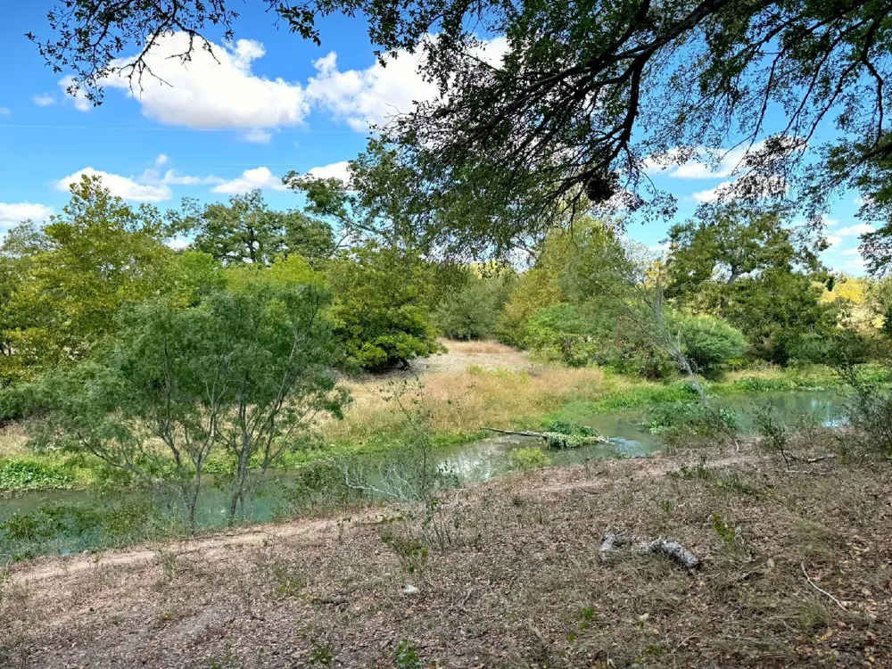 4194 SE River Road Martindale, TX 78655
