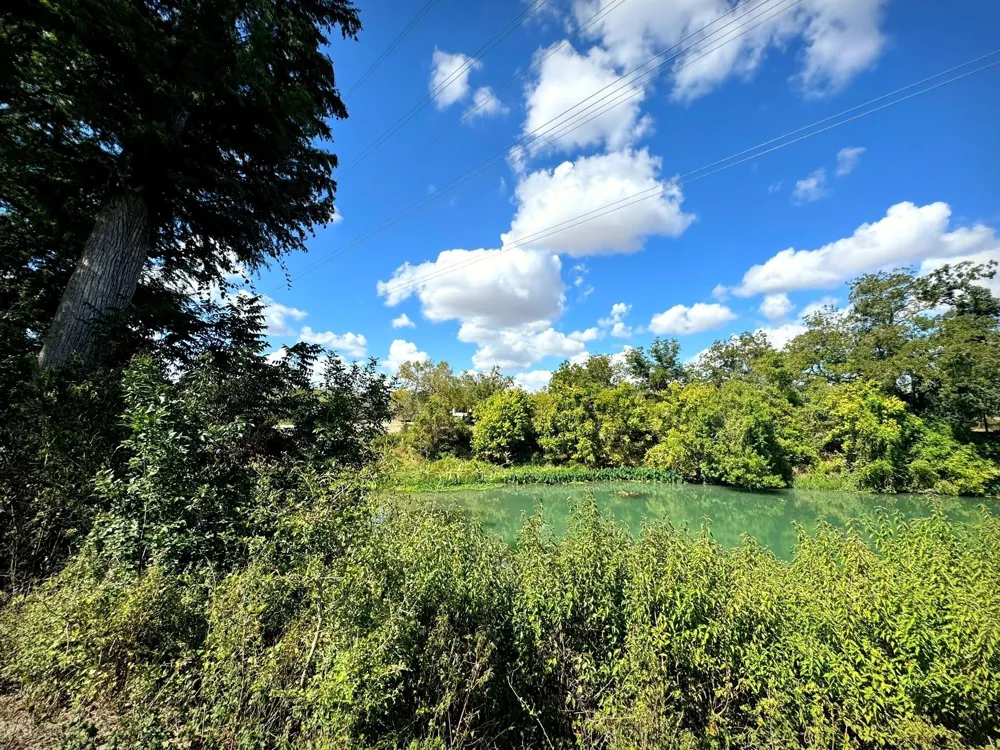 4194 SE River Road Martindale, TX 78655