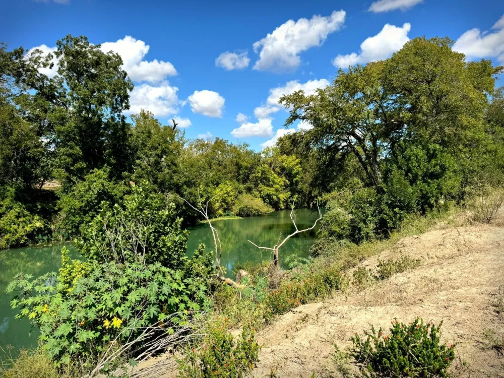 4194 SE River Road Martindale, TX 78655