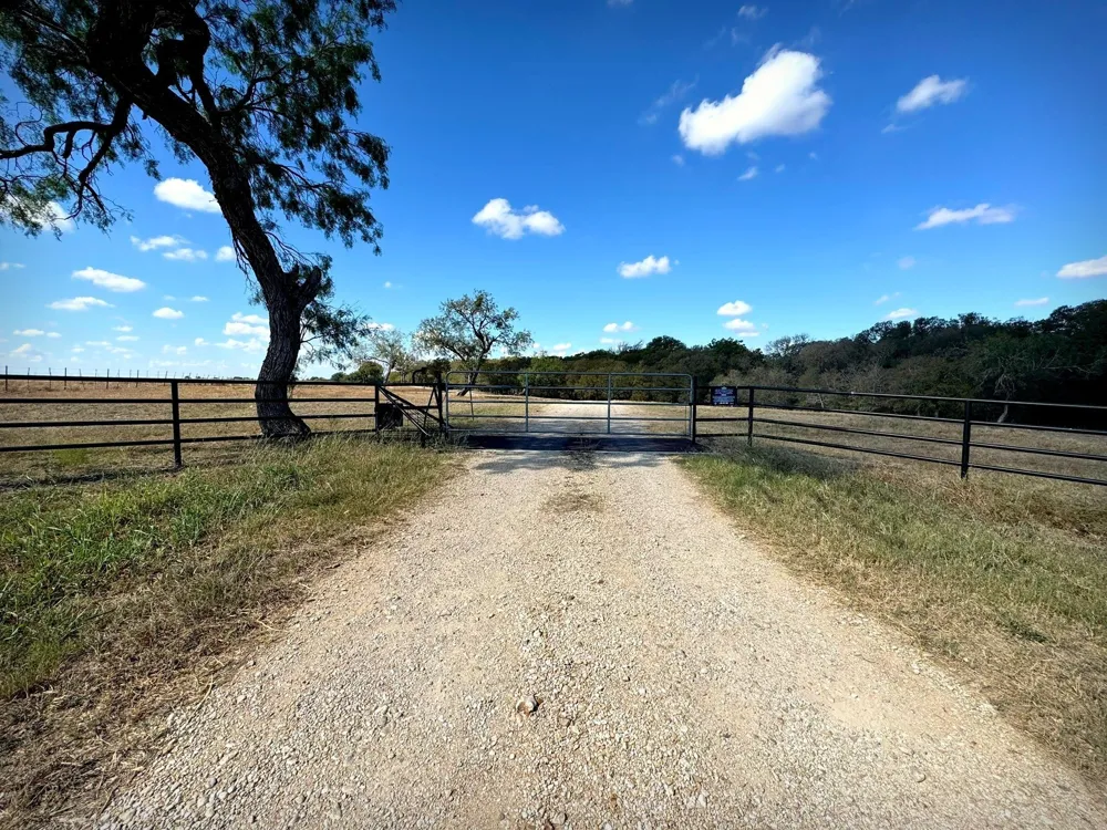 4194 SE River Road Martindale, TX 78655
