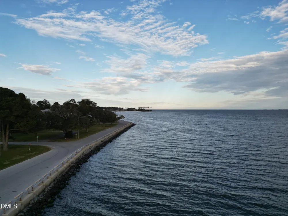 1109 Broad Street Oriental, NC 28571