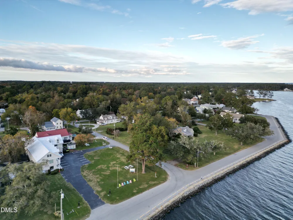 1109 Broad Street Oriental, NC 28571
