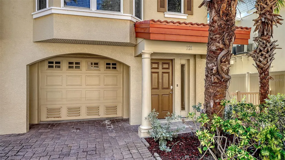 221 17TH STREET Bradenton Beach, FL 34217