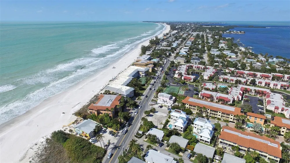 221 17TH STREET Bradenton Beach, FL 34217