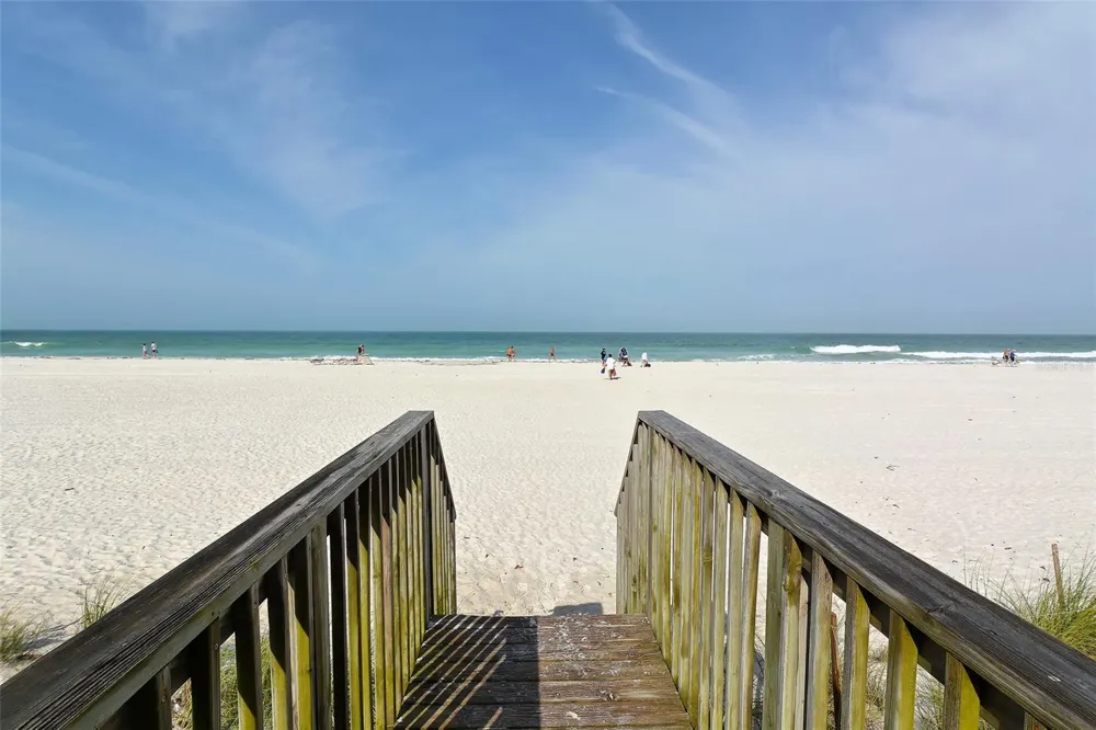 221 17TH STREET Bradenton Beach, FL 34217