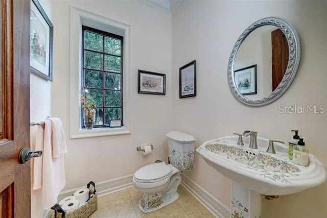 829 BRUCE AVENUE Clearwater Beach, FL 33767