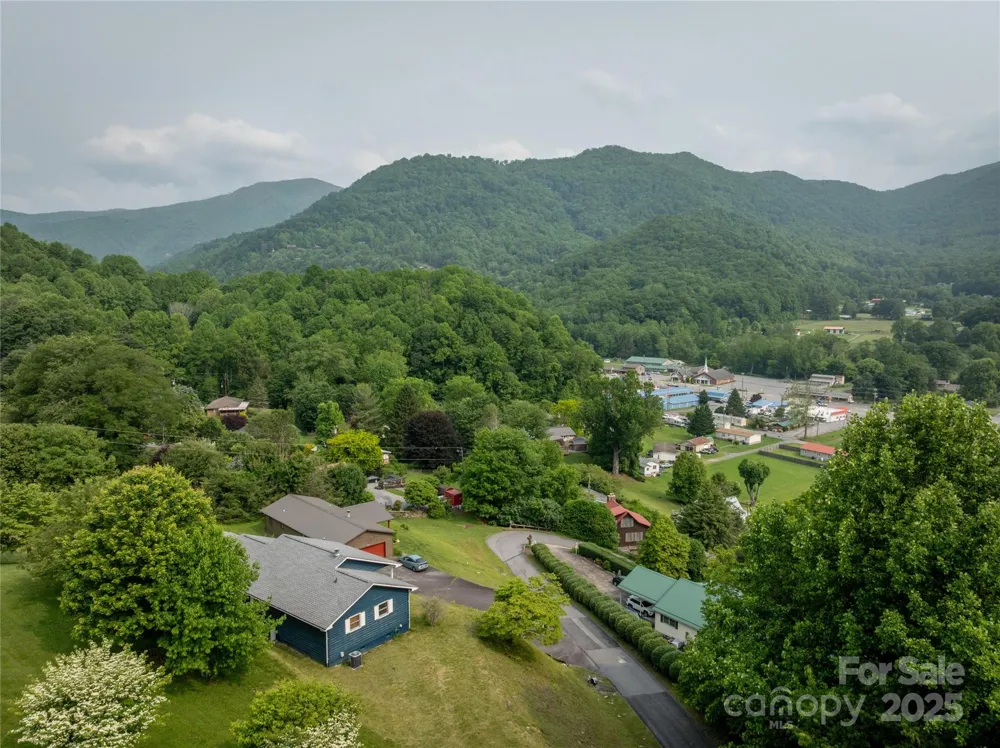 40 Cougar Lane #13,14,15,16 Maggie Valley, NC 28751