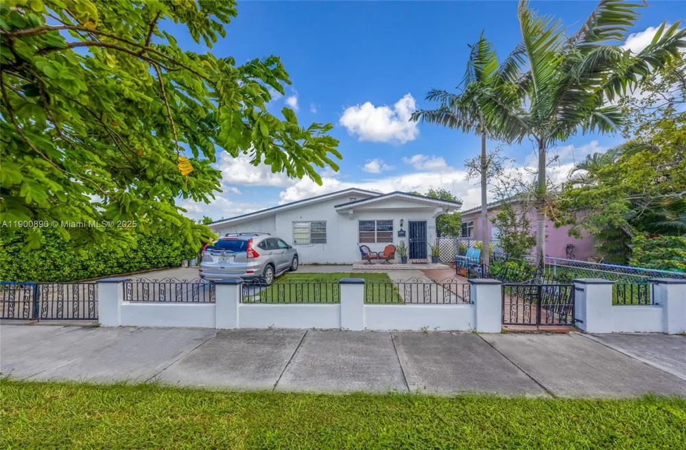 1515 NW 33rd Ave Miami, FL 33125