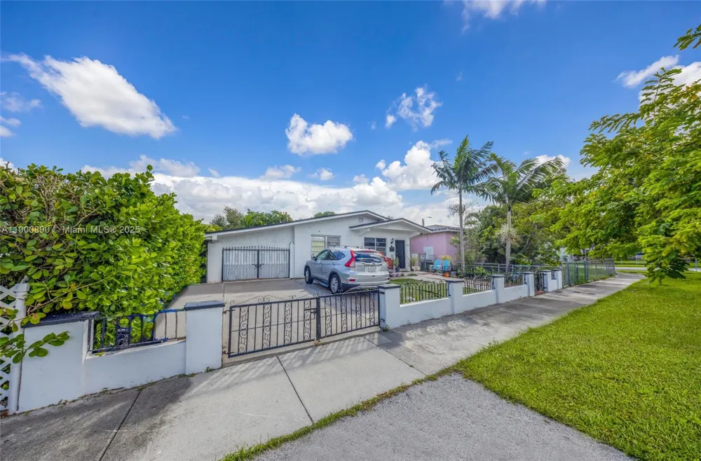 1515 NW 33rd Ave Miami, FL 33125