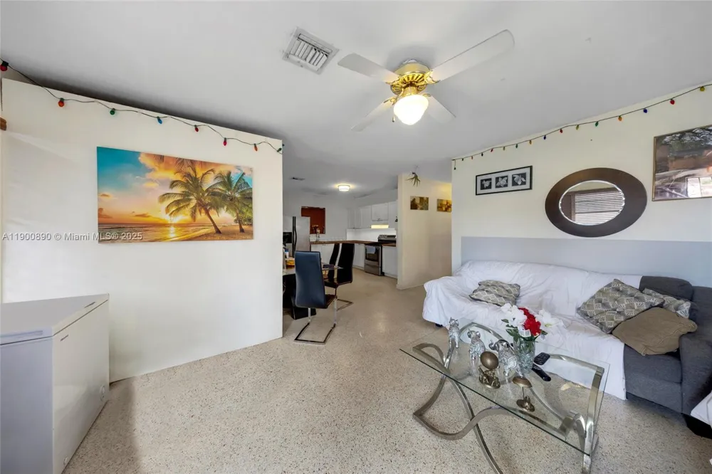 1515 NW 33rd Ave Miami, FL 33125